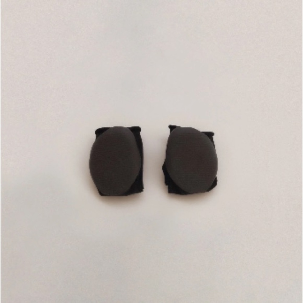 Yeezy Pods - Picture 9 of 11